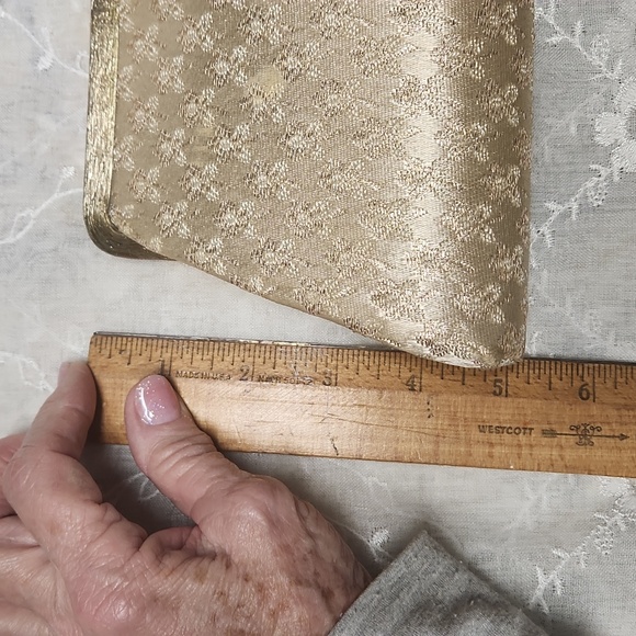 Elegant Gold Clutch Bag - Picture 6 of 8